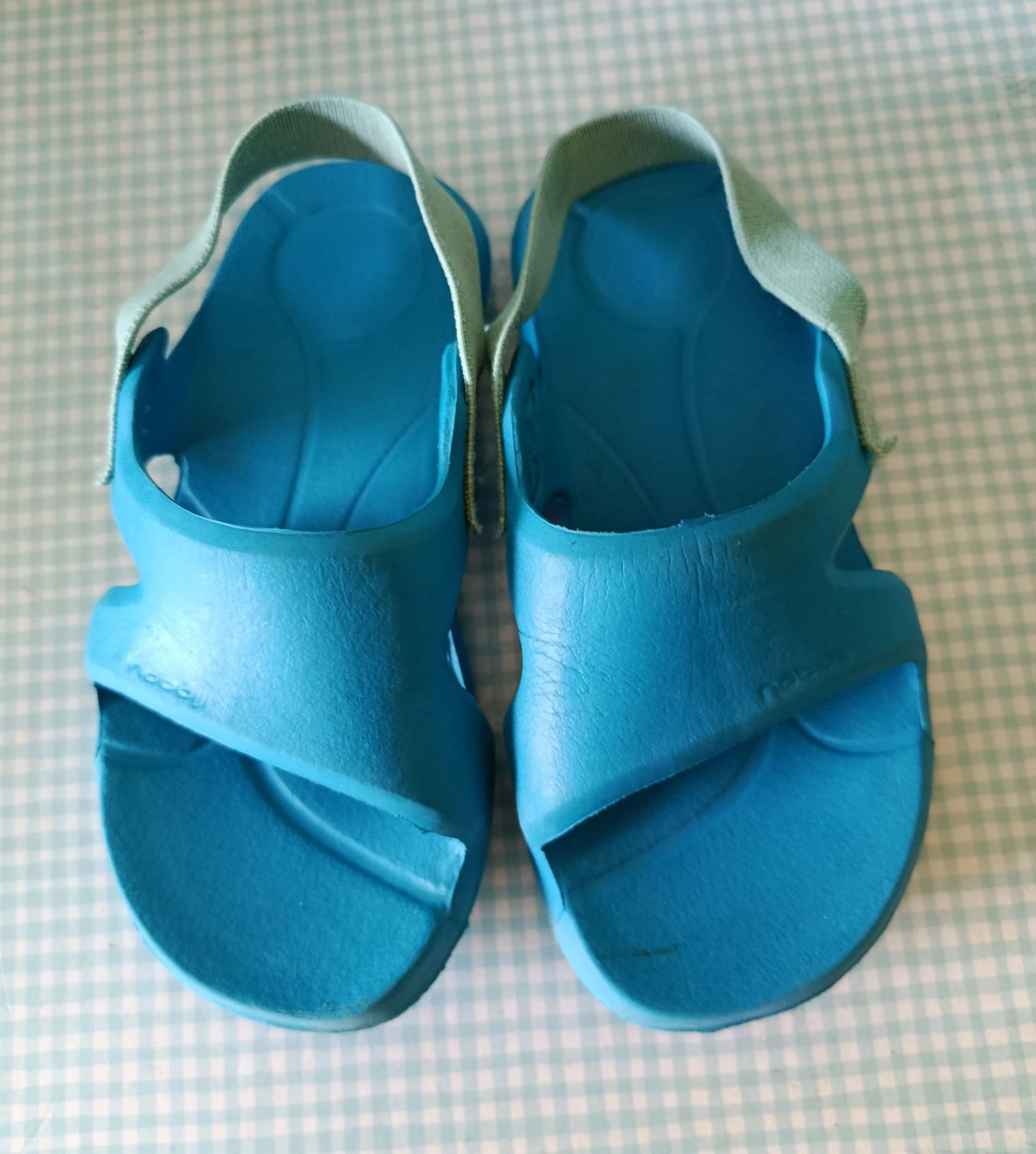 Chanclas piscina azules 